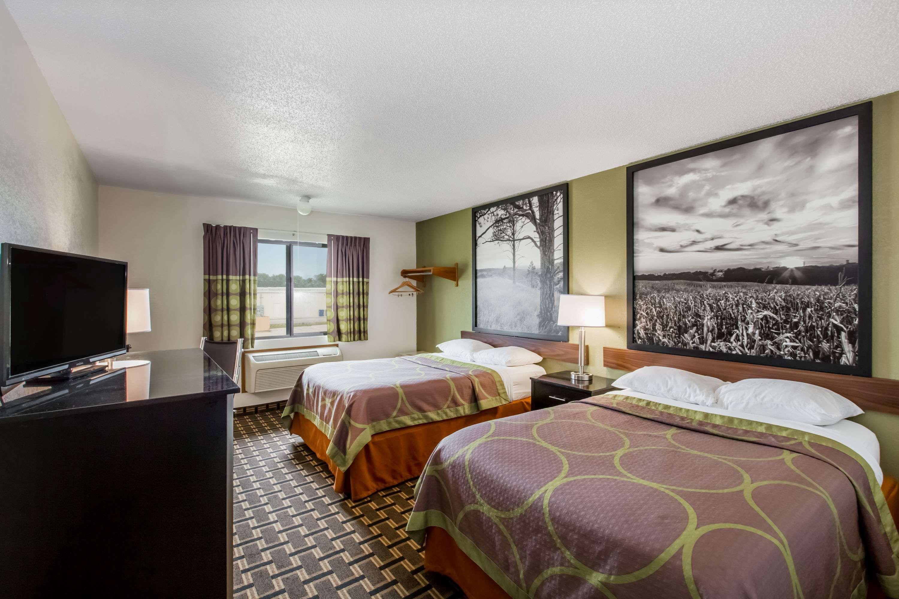 Hotel Super 8 By Wyndham 2*
