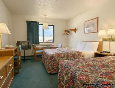 Hotel Super 8 By Wyndham Wayne