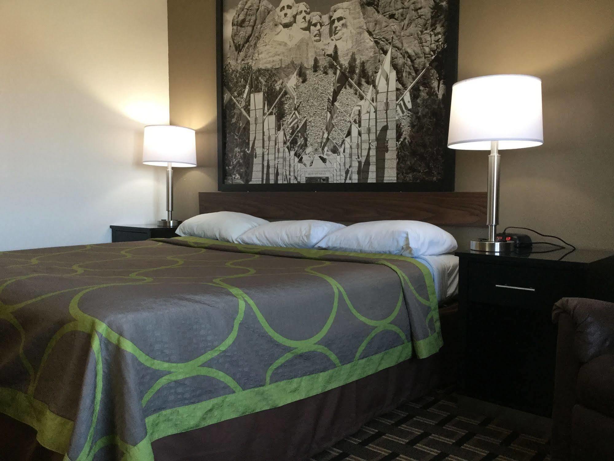 Super 8 By Wyndham Wayne