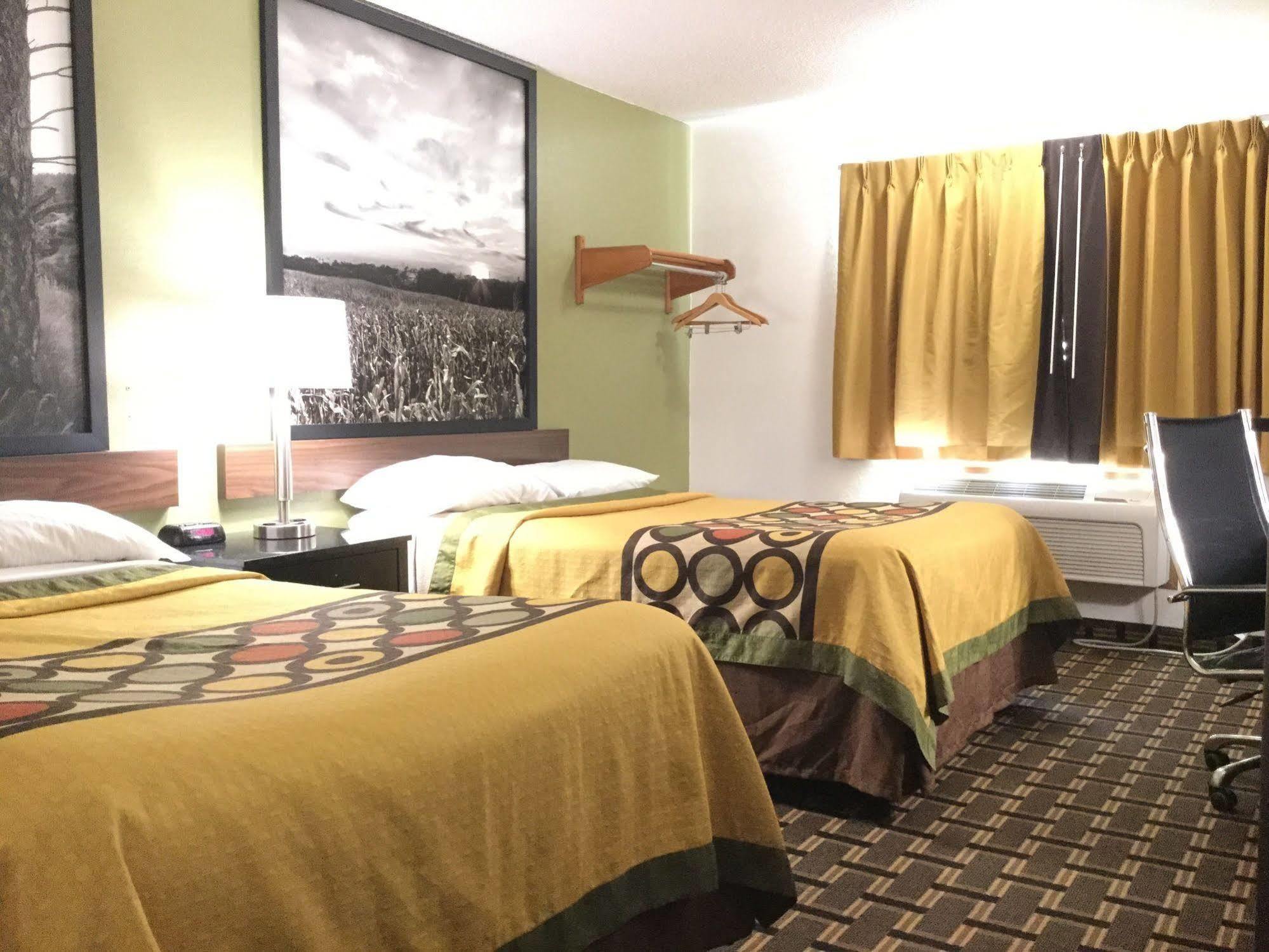 Hotel Super 8 By Wyndham Wayne