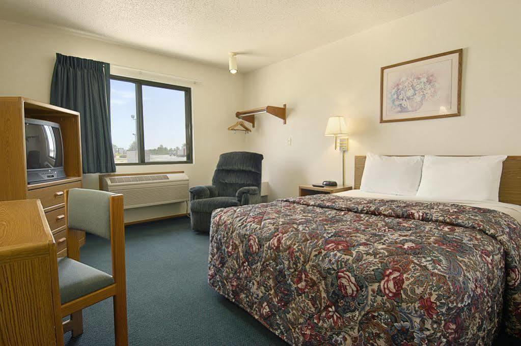 Hotel Super 8 By Wyndham Wayne